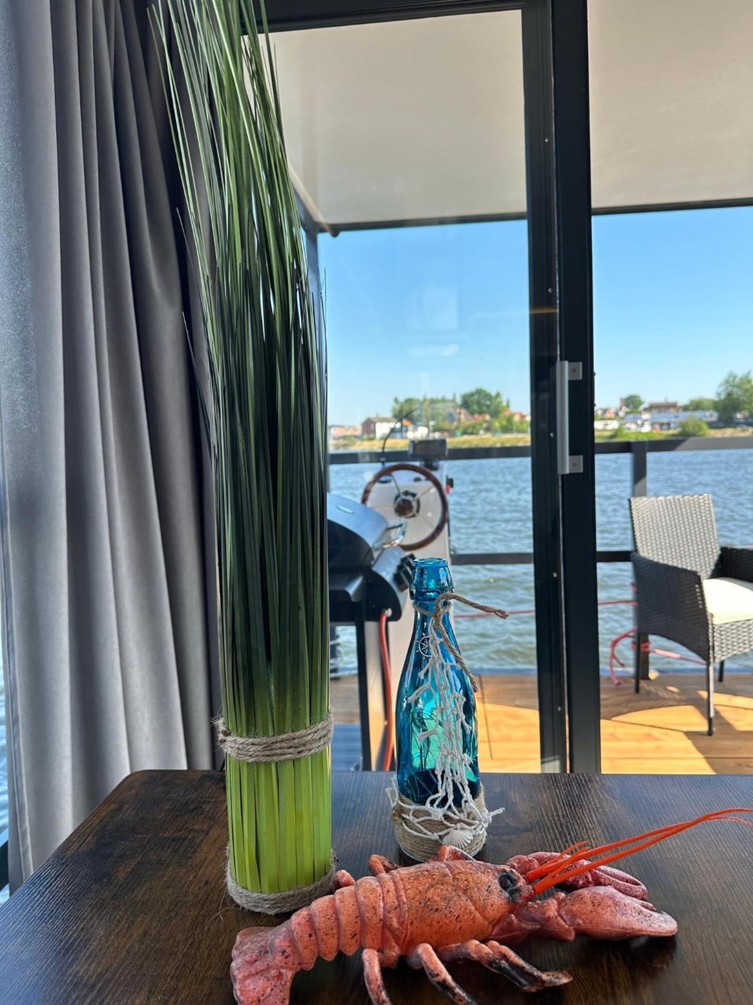 Premium Hausboot Trave Traum Διαμέρισμα Λίμπεκ Εξωτερικό φωτογραφία