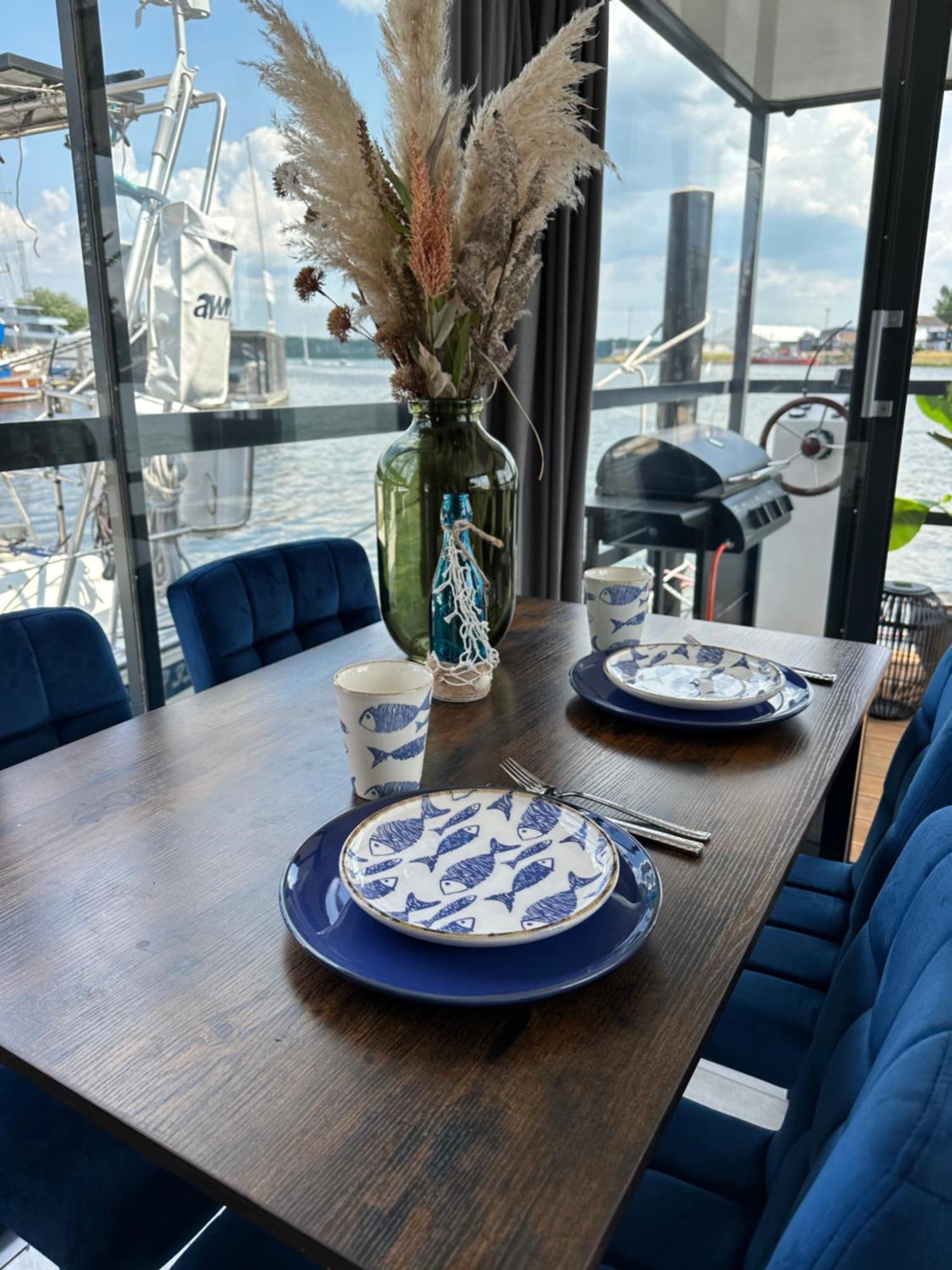 Premium Hausboot Trave Traum Διαμέρισμα Λίμπεκ Εξωτερικό φωτογραφία