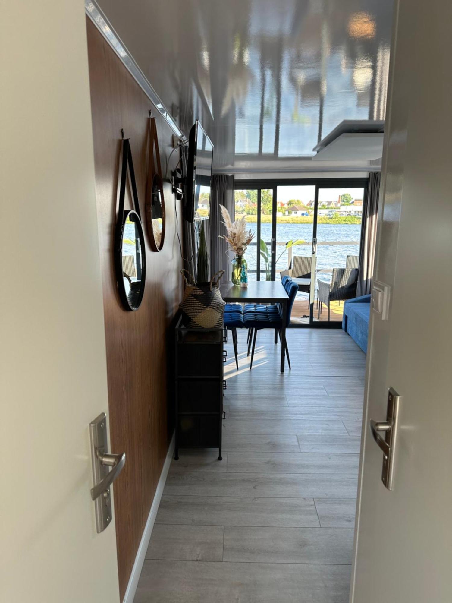 Premium Hausboot Trave Traum Διαμέρισμα Λίμπεκ Εξωτερικό φωτογραφία