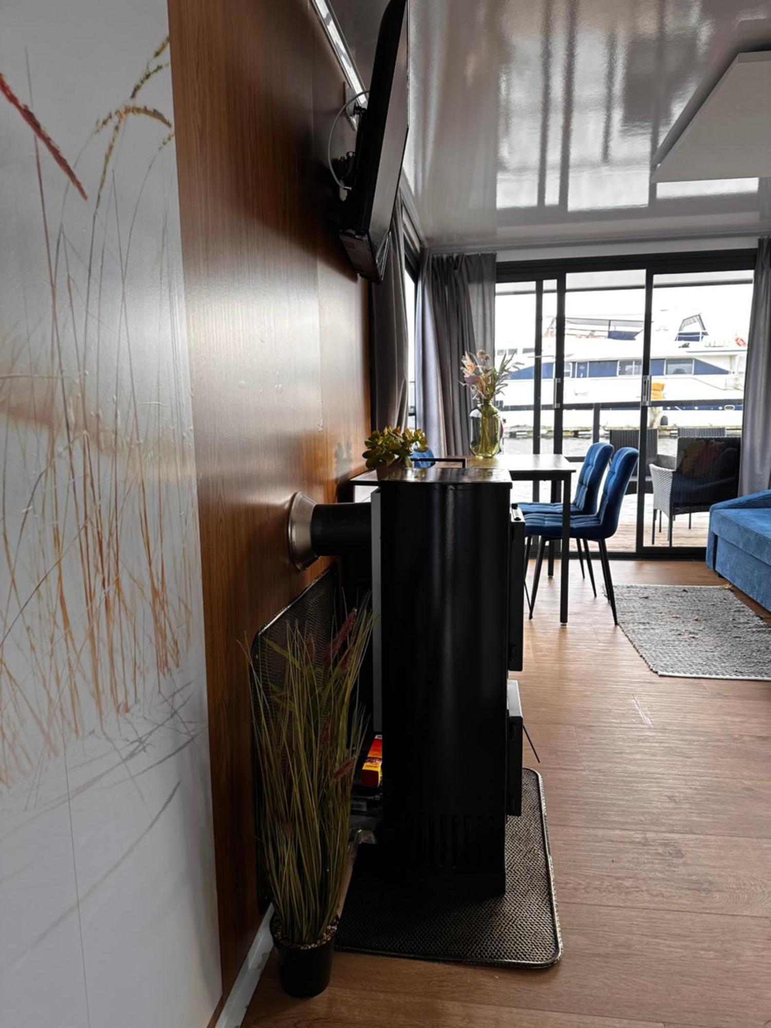 Premium Hausboot Trave Traum Διαμέρισμα Λίμπεκ Εξωτερικό φωτογραφία
